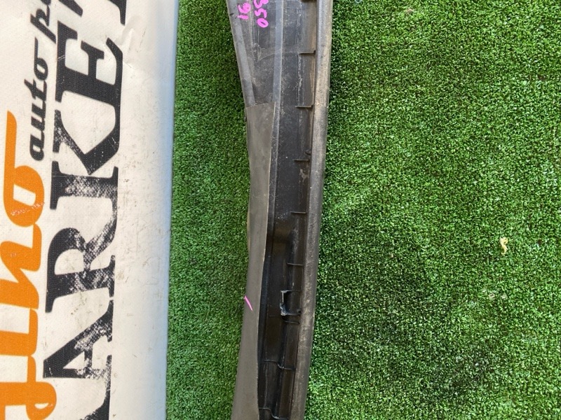 Уплотнительная резинка правая GS350 GRS191