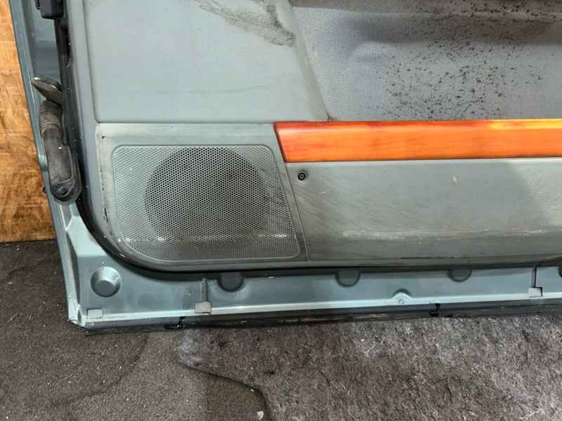 Дверь передняя правая RANGE ROVER 2005 L322 Дверь передняя правая RANGE ROVER 2005 L322