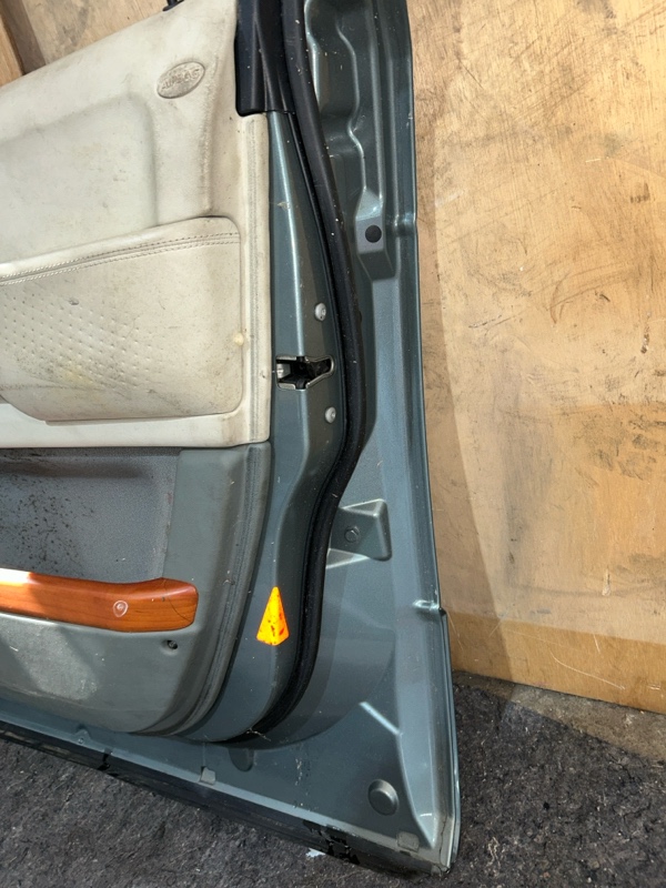 Дверь передняя правая RANGE ROVER 2005 L322 Дверь передняя правая RANGE ROVER 2005 L322