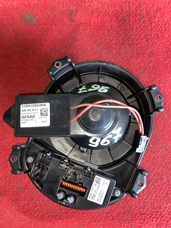 Мотор печки MERCEDES-BENZ GLA-Class X156 A2469062501 контрактная