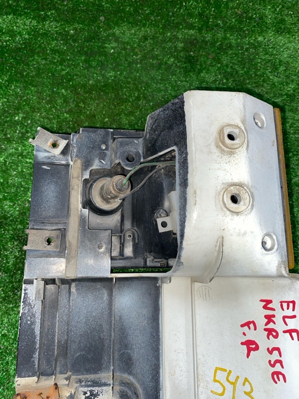 Габарит правый ELF NKR55E