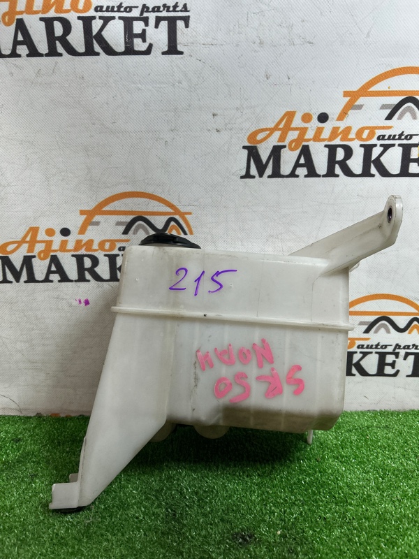 Бачок стеклоомывателя TOYOTA NOAH SR50 85315-28140 контрактная