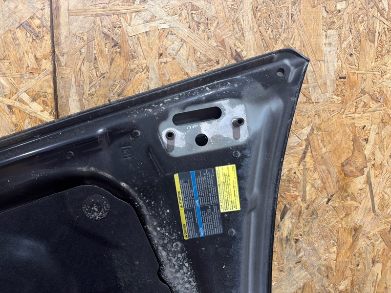 Капот CTS