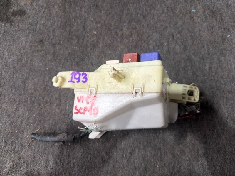 Блок предохранителей VITZ SCP10