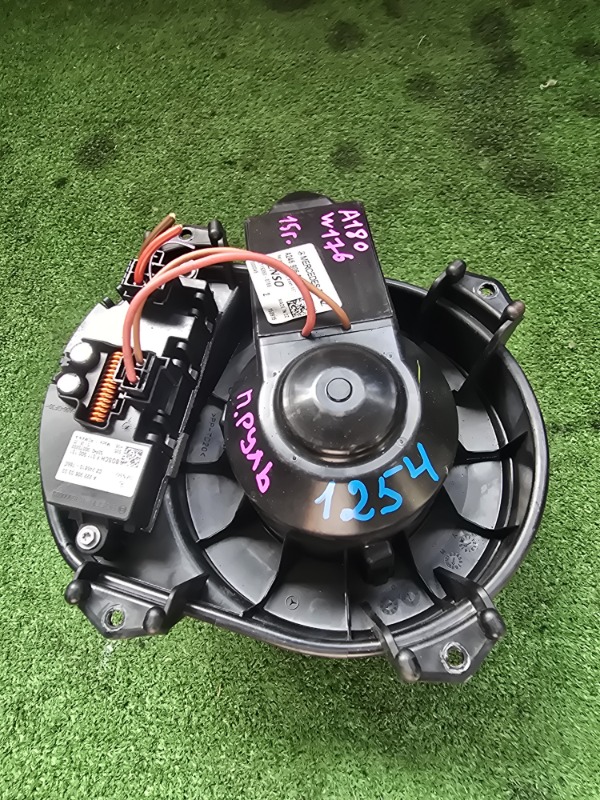 Мотор печки MERCEDES-BENZ A180 2015 W176 A2469062501 контрактная