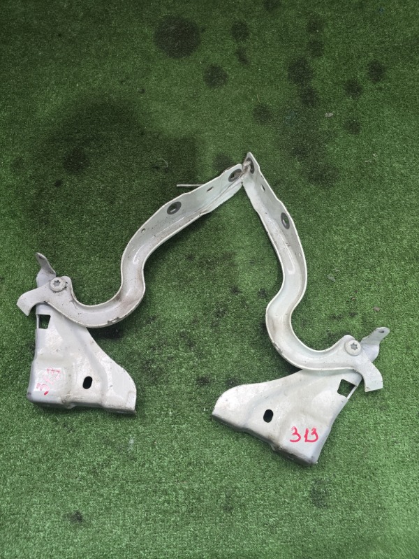 Петля капота MERCEDES-BENZ B180 W246 A2468800128 контрактная