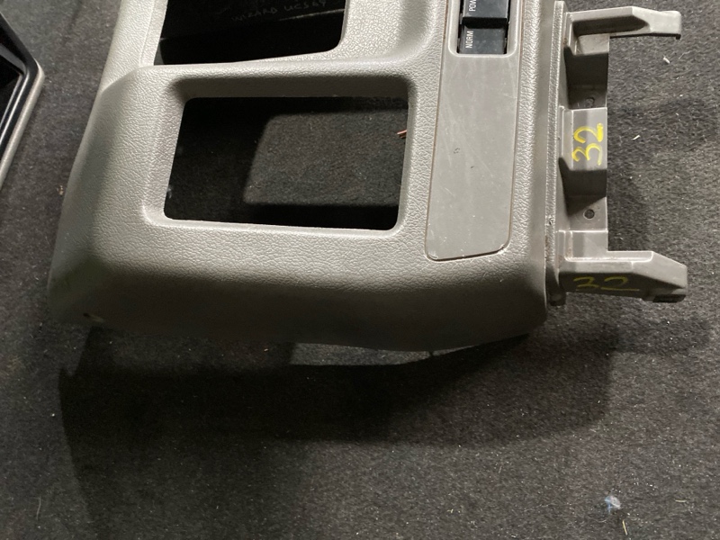 Консоль кпп MU UCS69GW