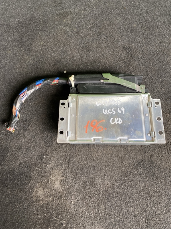 Блок управления ISUZU MU UCS69GW 4JG2