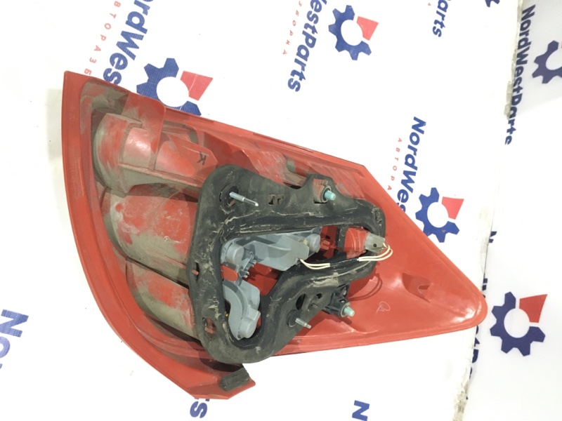 Фонарь задний правый Auris (E15) 2006-2012 Хэтчбек 1ZRFE 1.6 Бензин Фонарь задний правый Auris (E15) 2006-2012 Хэтчбек 1ZRFE 1.6 Бензин