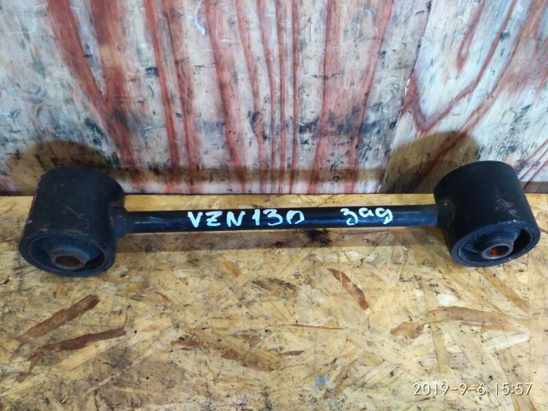 Рычаг подвески Toyota Hilux Surf VZN130G 3VZ 1994 задний