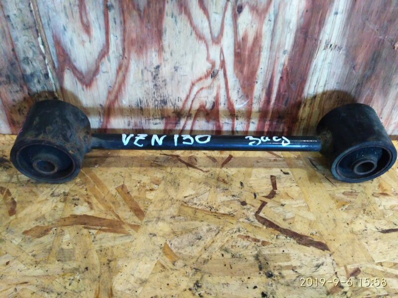 Рычаг подвески Toyota Hilux Surf VZN130G 3VZ 1994 задний