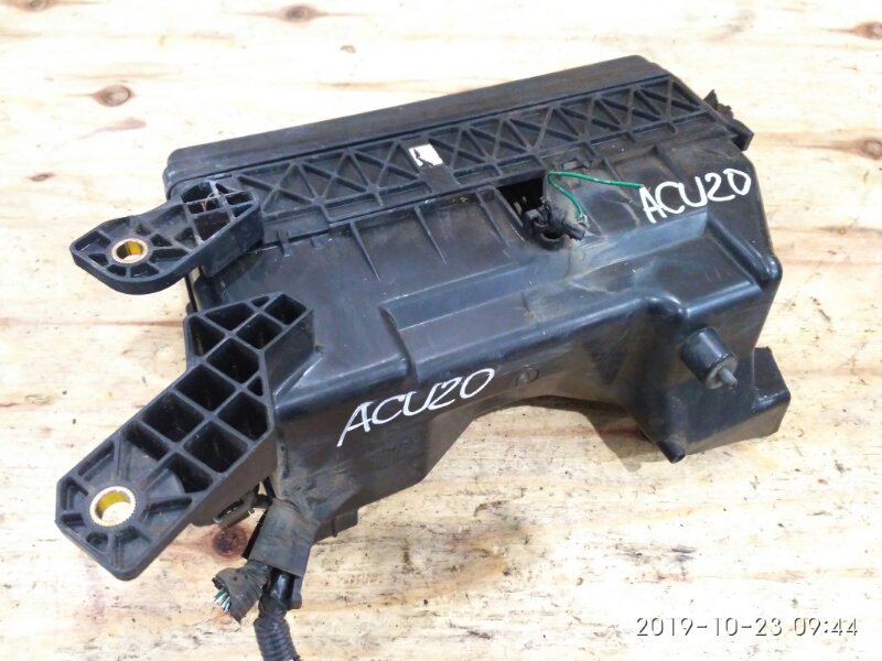 Блок реле и предохранителей Toyota Kluger ACU20W 2AZ-FE 2001