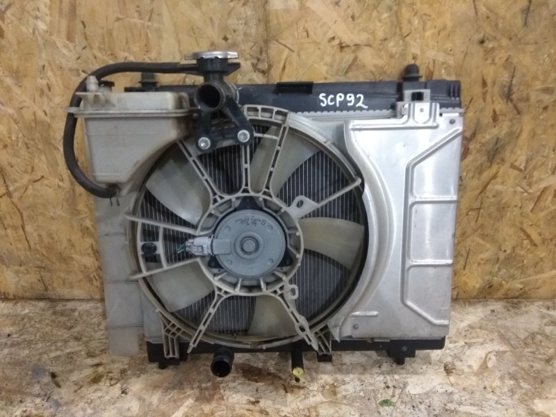 Радиатор двигателя Toyota Belta SCP92 2SZ-FE 2006