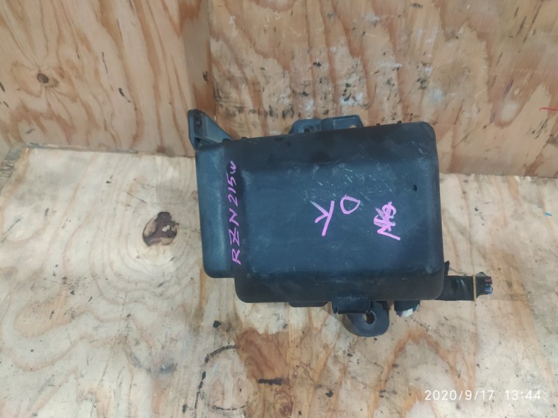 Блок реле и предохранителей Toyota Hilux Surf RZN215W 3RZ-FE 2003