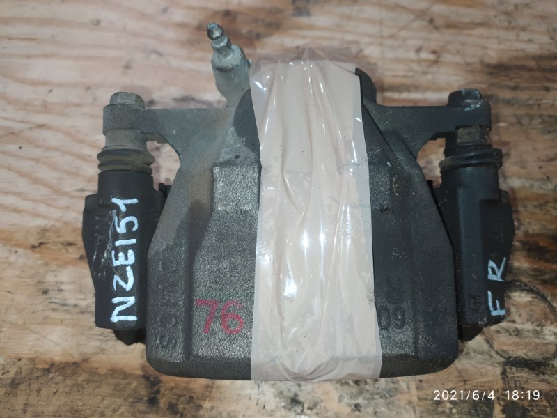 Суппорт Toyota Corolla Rumion NZE151N 1NZ-FE 2009 передний правый