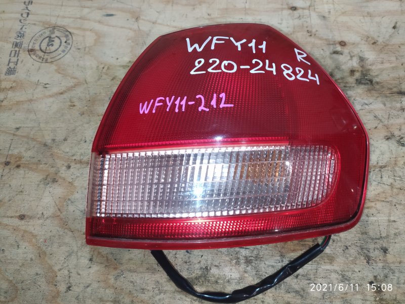 Фонарь стоп-сигнала Nissan Wingroad WFY11 QG15DE 2001 правый
