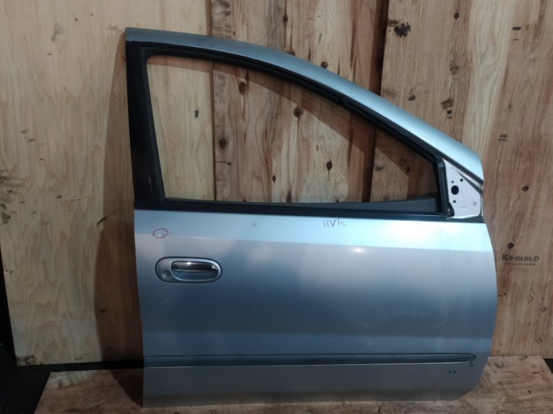 Дверь боковая Nissan Tino HV10 SR20DE 1999 передняя правая
