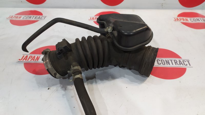 Патрубок воздушн.фильтра Nissan Bluebird Sylphy QG10 QG18DE 2004