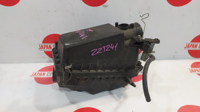 Корпус воздушного фильтра Toyota Caldina ZZT241W 1ZZ-FE 2003