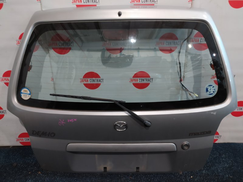 Дверь задняя багажника Mazda Demio DW5W B5-E 1998