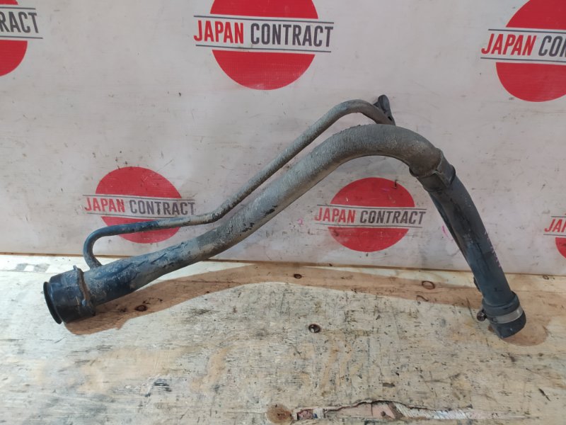 Горловина топливного бака Toyota Bb NCP31 1NZ-FE 2003