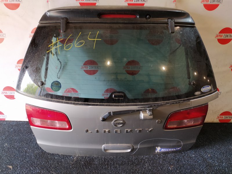 Дверь задняя багажника Nissan Liberty RM12 QR20DE 2003