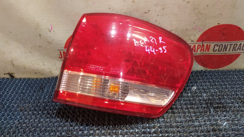 Фонарь стоп-сигнала Toyota Ipsum ACM21W 2AZ-FE 2003 правый