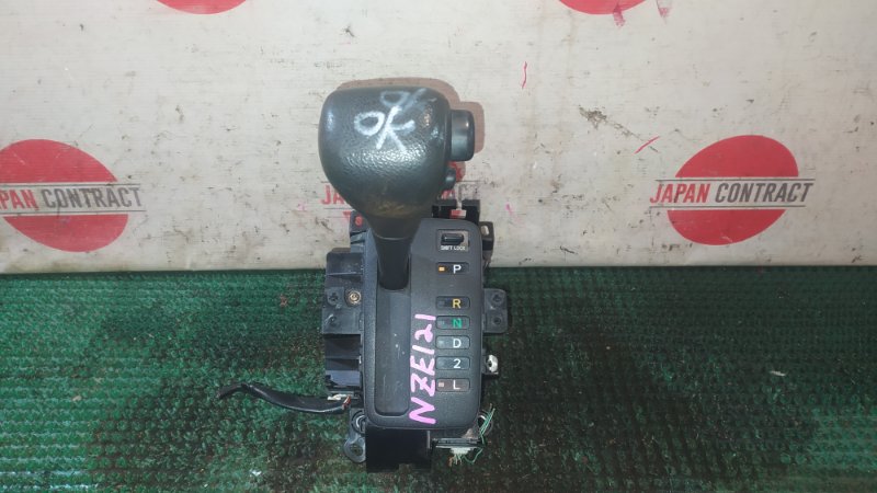 Рычаг переключения кпп Toyota Allex NZE121 1NZ-FE 2001