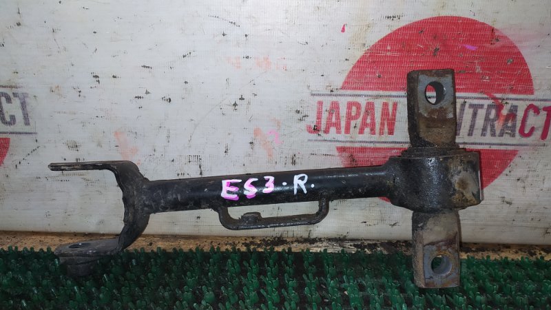 Рычаг подвески Honda Civic Ferio ES3 D17A 2003 задний