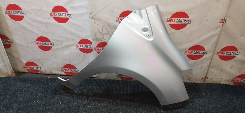 Крыло Toyota Vitz KSP130 1KR-FE 2013 переднее правое