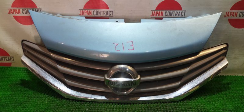 Решетка радиатора Nissan Note E12 HR12DDR 2012