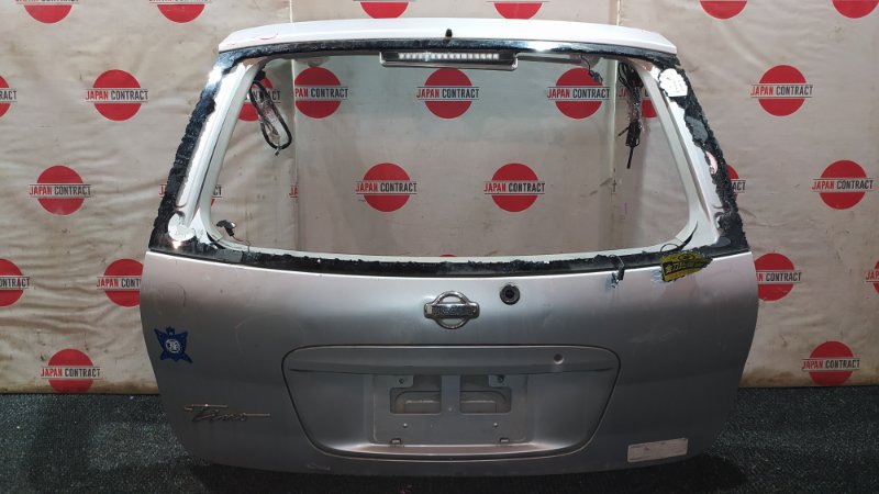 Дверь задняя багажника Nissan Tino V10 QG18DE 2001