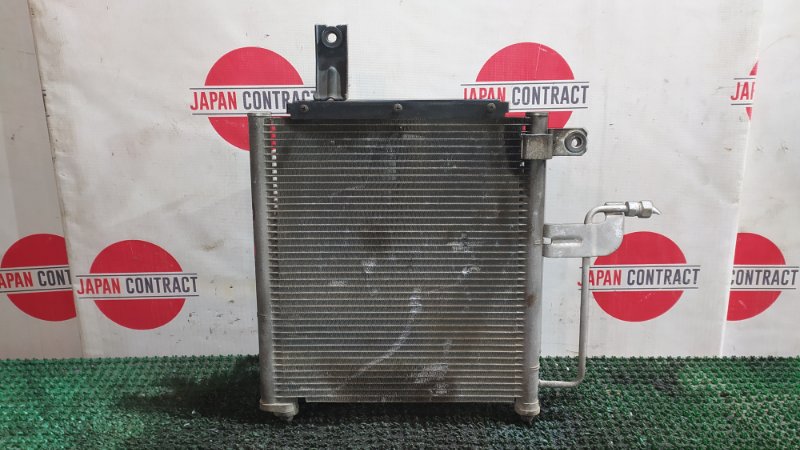 Радиатор кондиционера Mazda Demio DW5W B5-E 1998