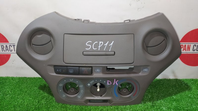Блок управления климат-контролем Toyota Platz SCP11 1SZ-FE 2000