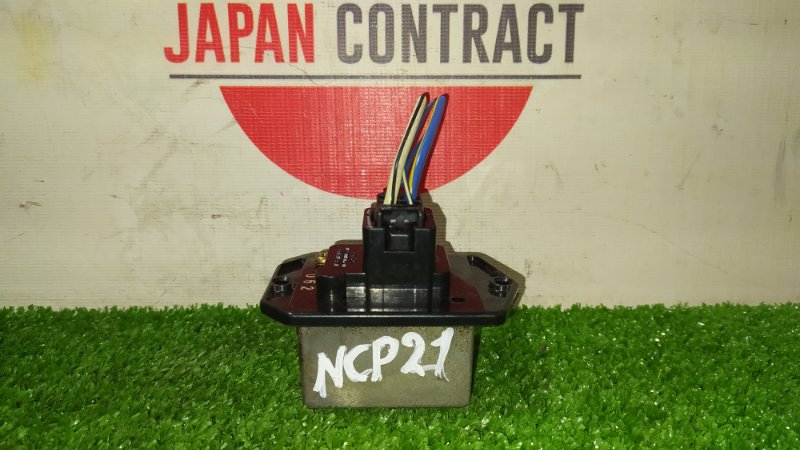 Реостат печки Toyota Funcargo NCP21 1NZ-FE 2000