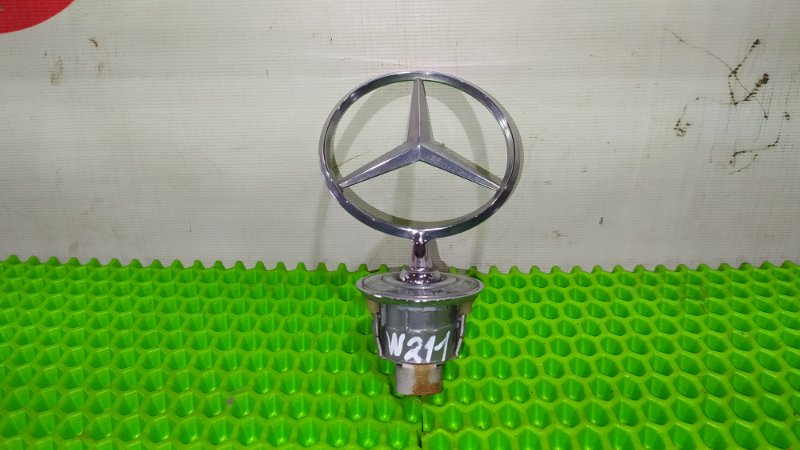 Эмблема Mercedes Benz E-Class W211 112.949 2004