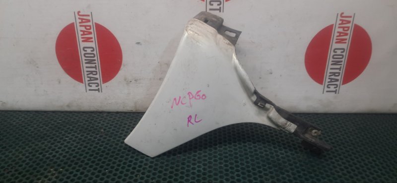 Накладка на крыло задняя левая Toyota IST 2004 NCP60 2NZ-FE Б/У