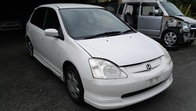 Автомобиль Honda Civic EU3 D17A 2000 года в разбор