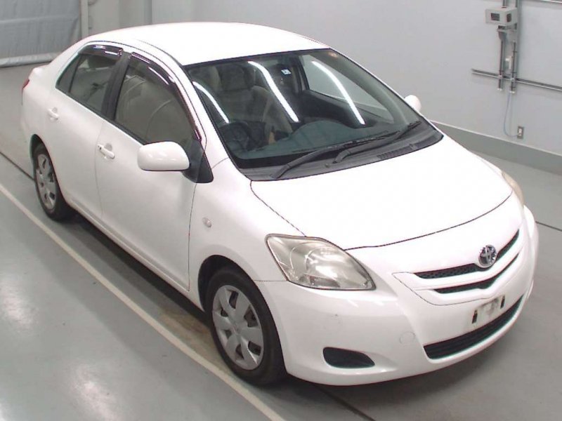 Автомобиль Toyota Belta SCP92 2SZ-FE 2005 года в разбор