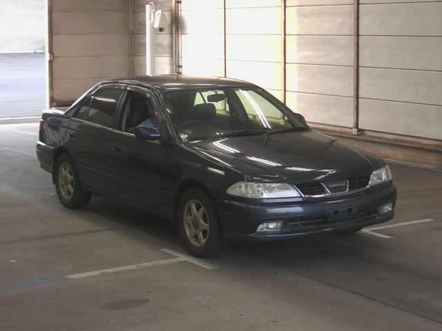 Автомобиль Toyota Carina AT211 7A-FE 2000 года в разбор