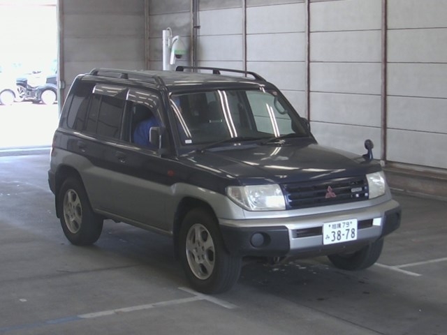 Автомобиль Mitsubishi Pajero IO H76W 4G93 1999 года в разбор