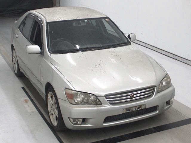Автомобиль Toyota Altezza GXE10 1G-FE 2000 года в разбор