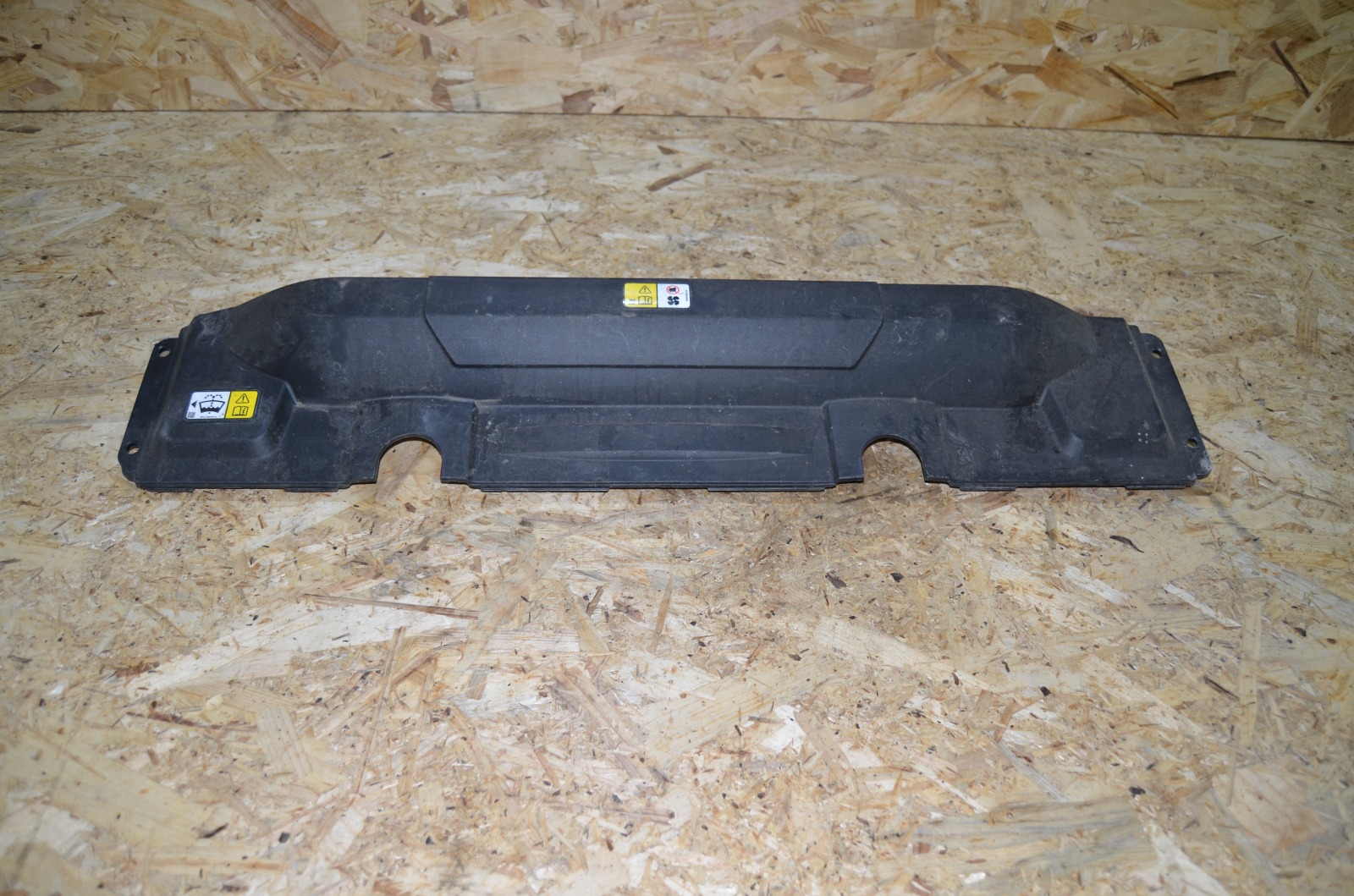 Кожух замка капота CPLA6A950BB