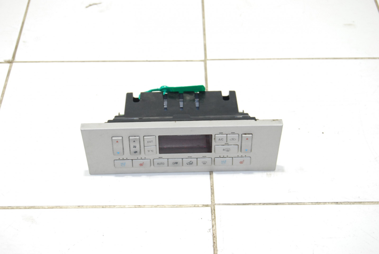 Блок (консоль) управления климатической установкой 5L7418C612BE