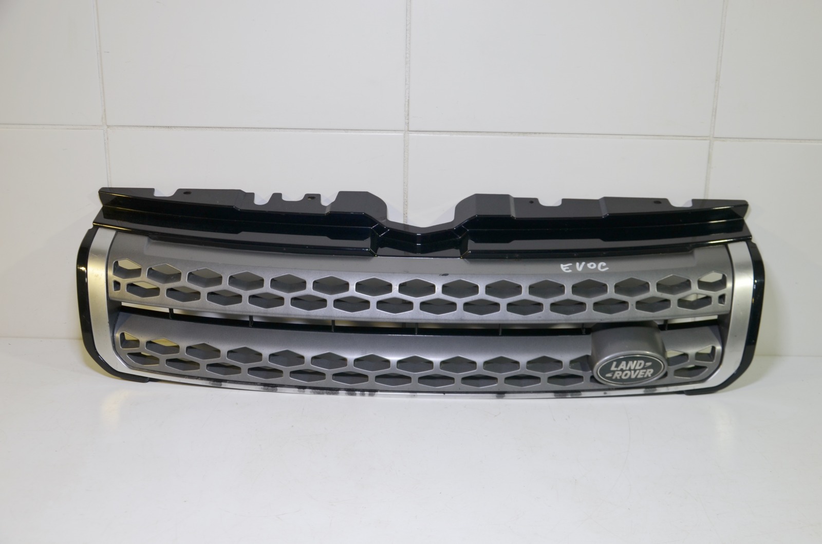 решетка радиатора GJ328L001A