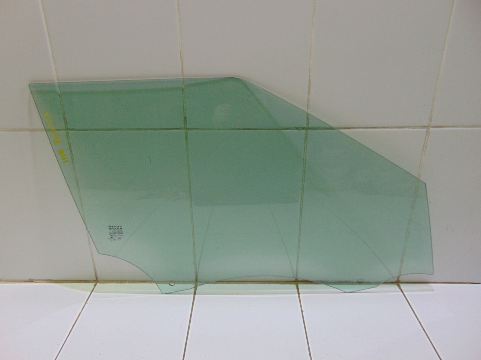 Стекло двери LR026302