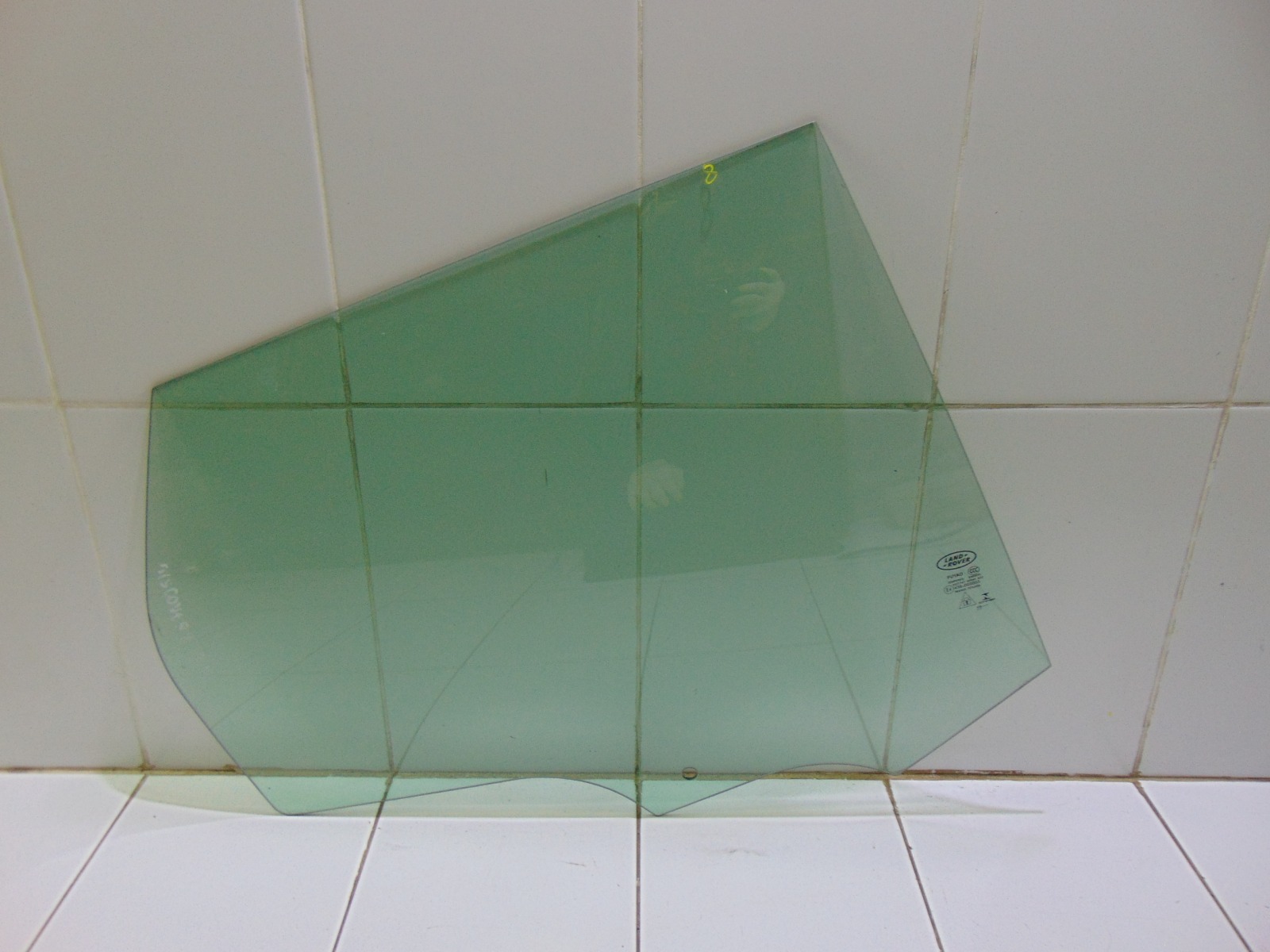 Стекло двери LR058833
