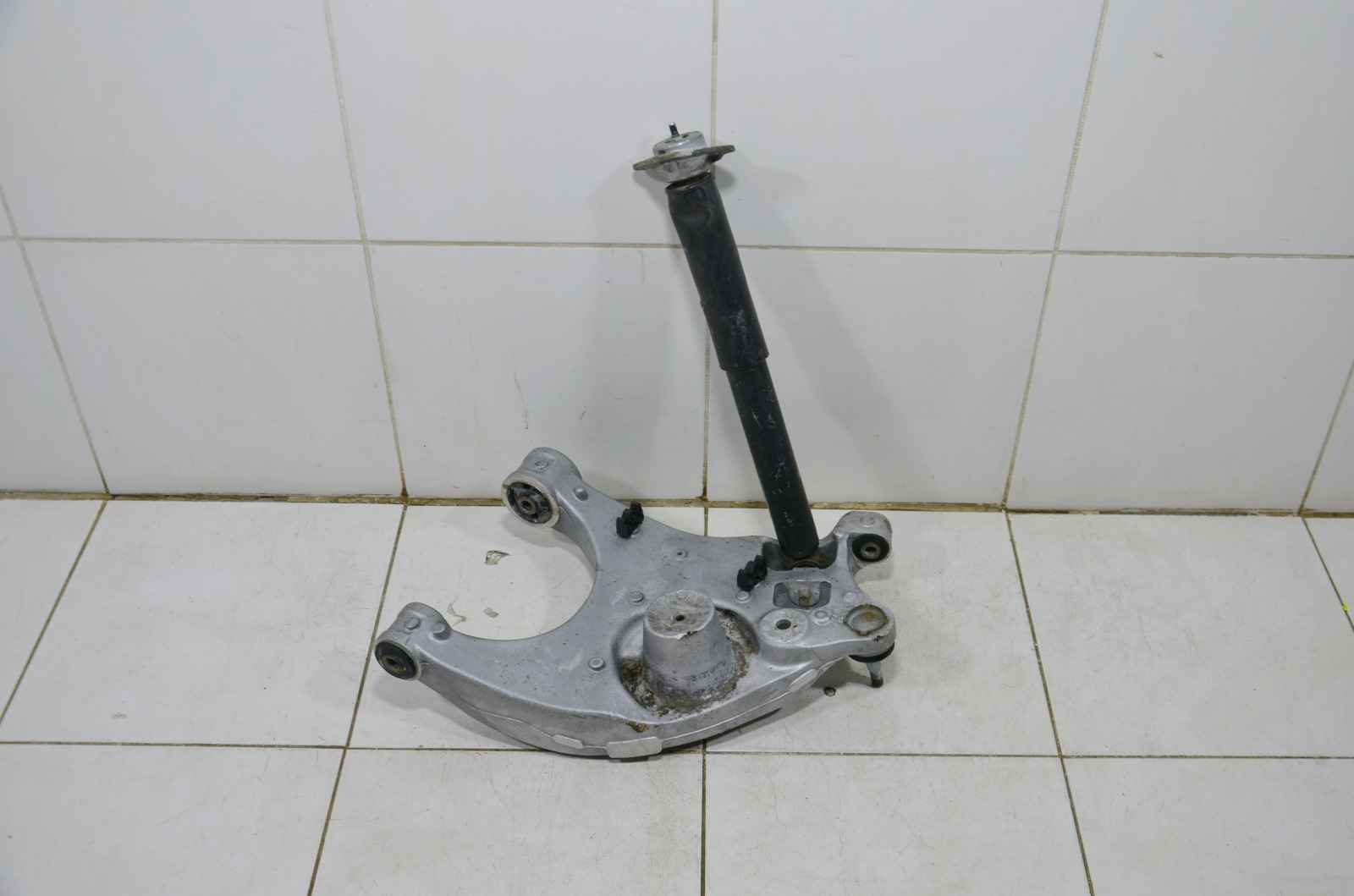 Стойка амортизатора 22856938
