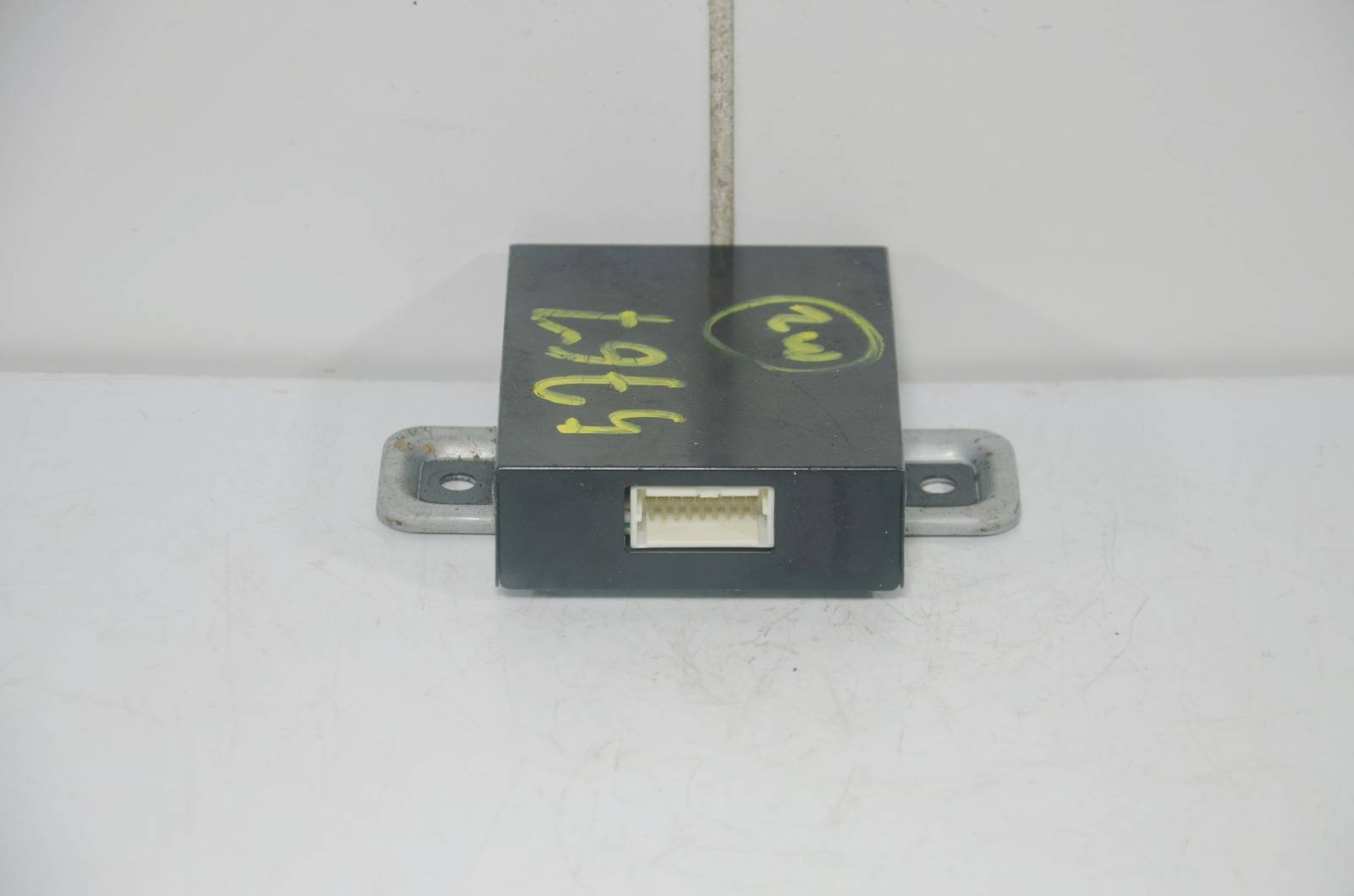 Блок управления подвеской NISSAN ARMADA TA60 5.6L VK56DE Блок управления подвеской NISSAN ARMADA TA60 5.6L VK56DE