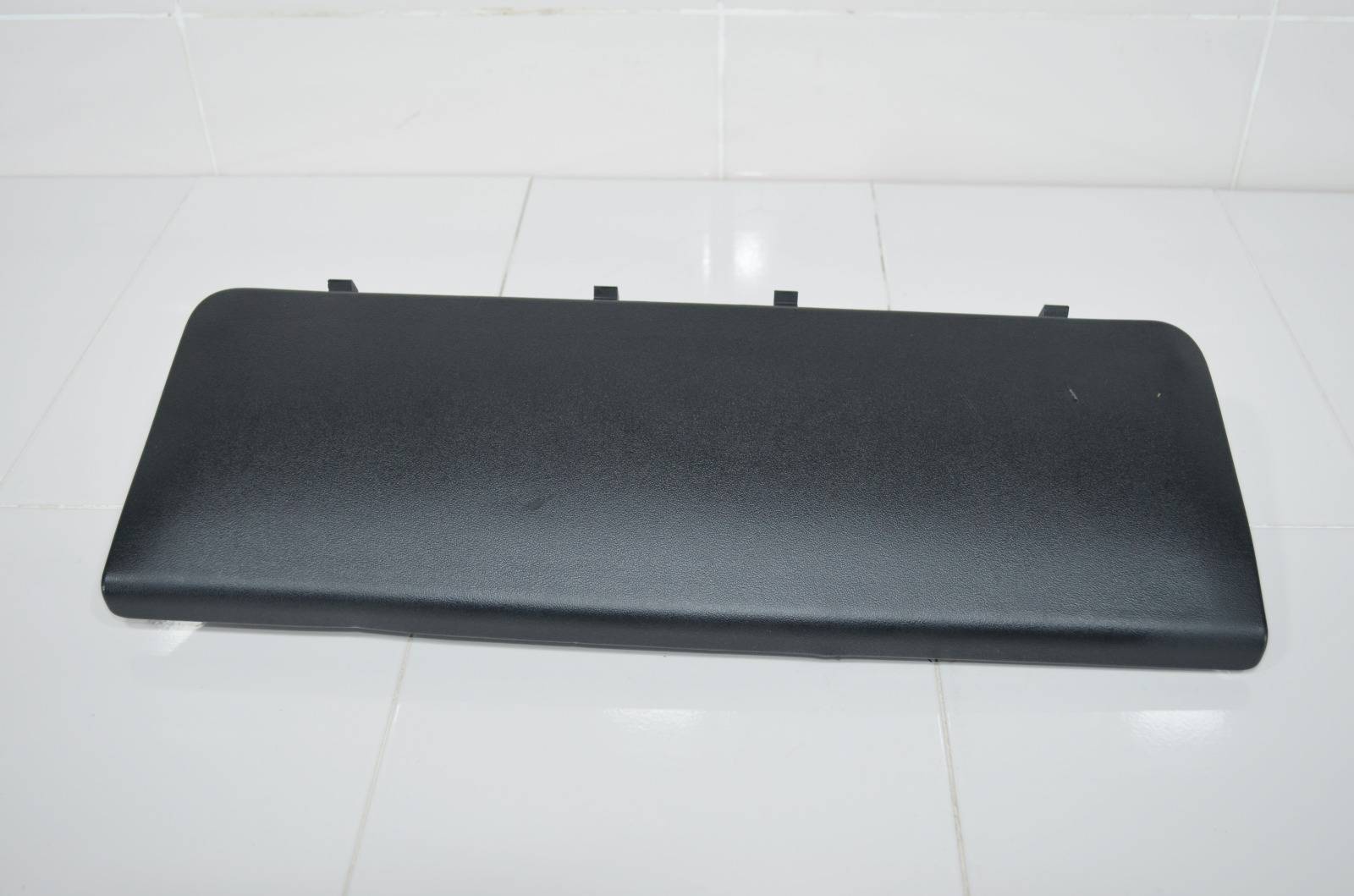 Подушка безопасности в колени LR026034